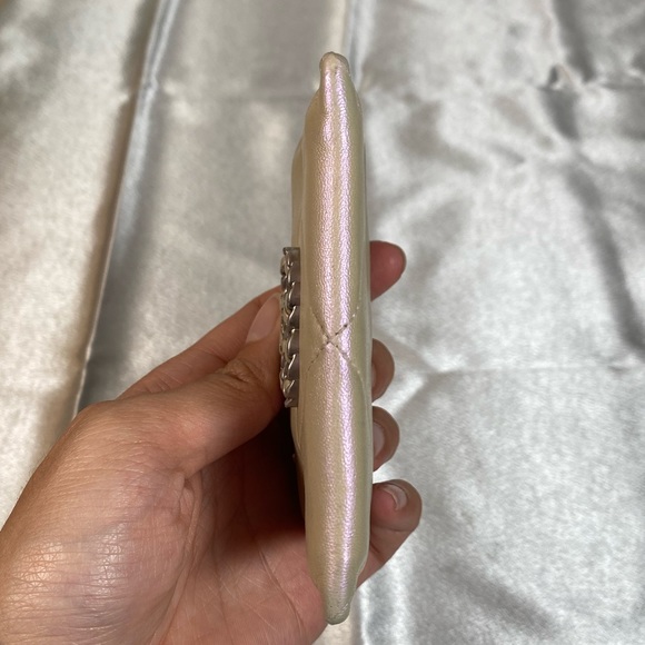 💯 Authentic Chanel Lambskin iridescent cardholder - Picture 3 of 10